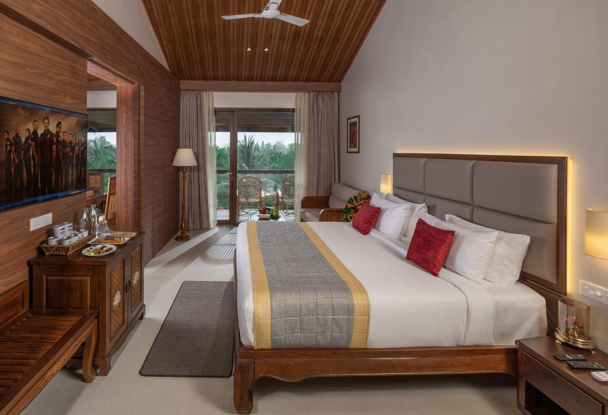 Uday Suites - The Airport Hotel Thiruvananthapuram Bagian luar foto