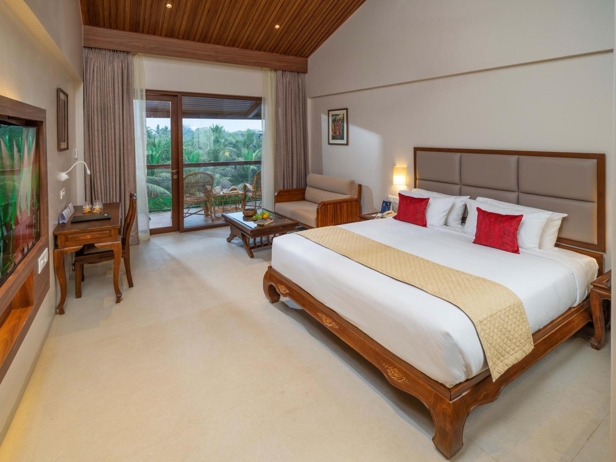 Uday Suites - The Airport Hotel Thiruvananthapuram Bagian luar foto