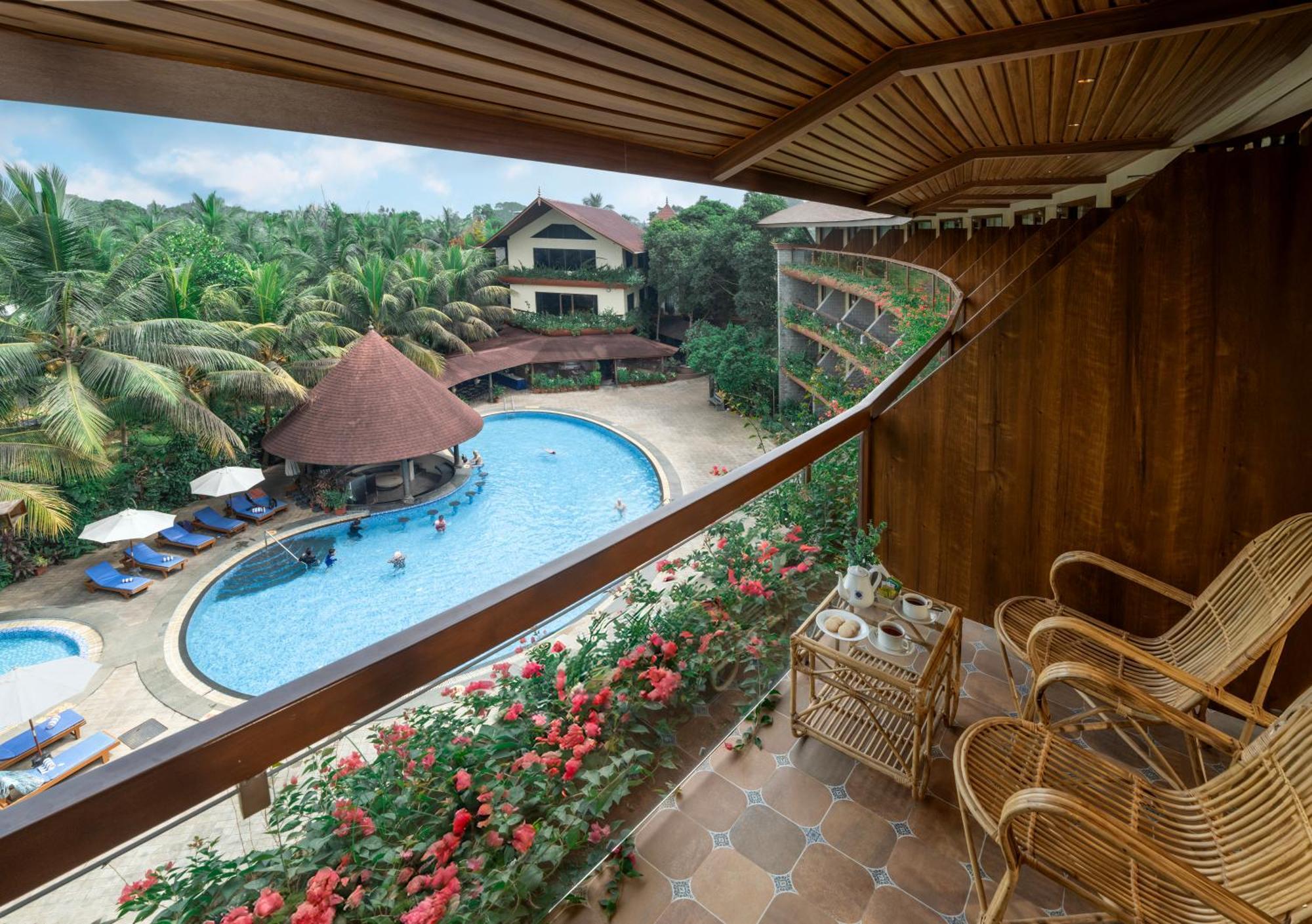 Uday Suites - The Airport Hotel Thiruvananthapuram Bagian luar foto