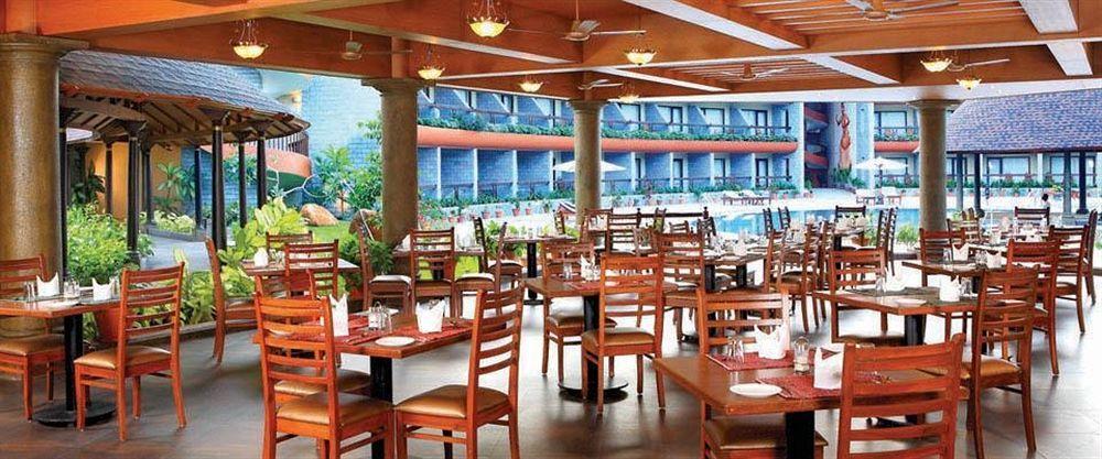 Uday Suites - The Airport Hotel Thiruvananthapuram Bagian luar foto